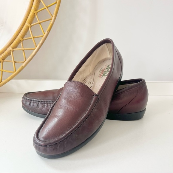 SAS San Antonio Sandals Simplify Women’s Loafers Brown Antique Wine Leather 9 M - Picture 1 of 8